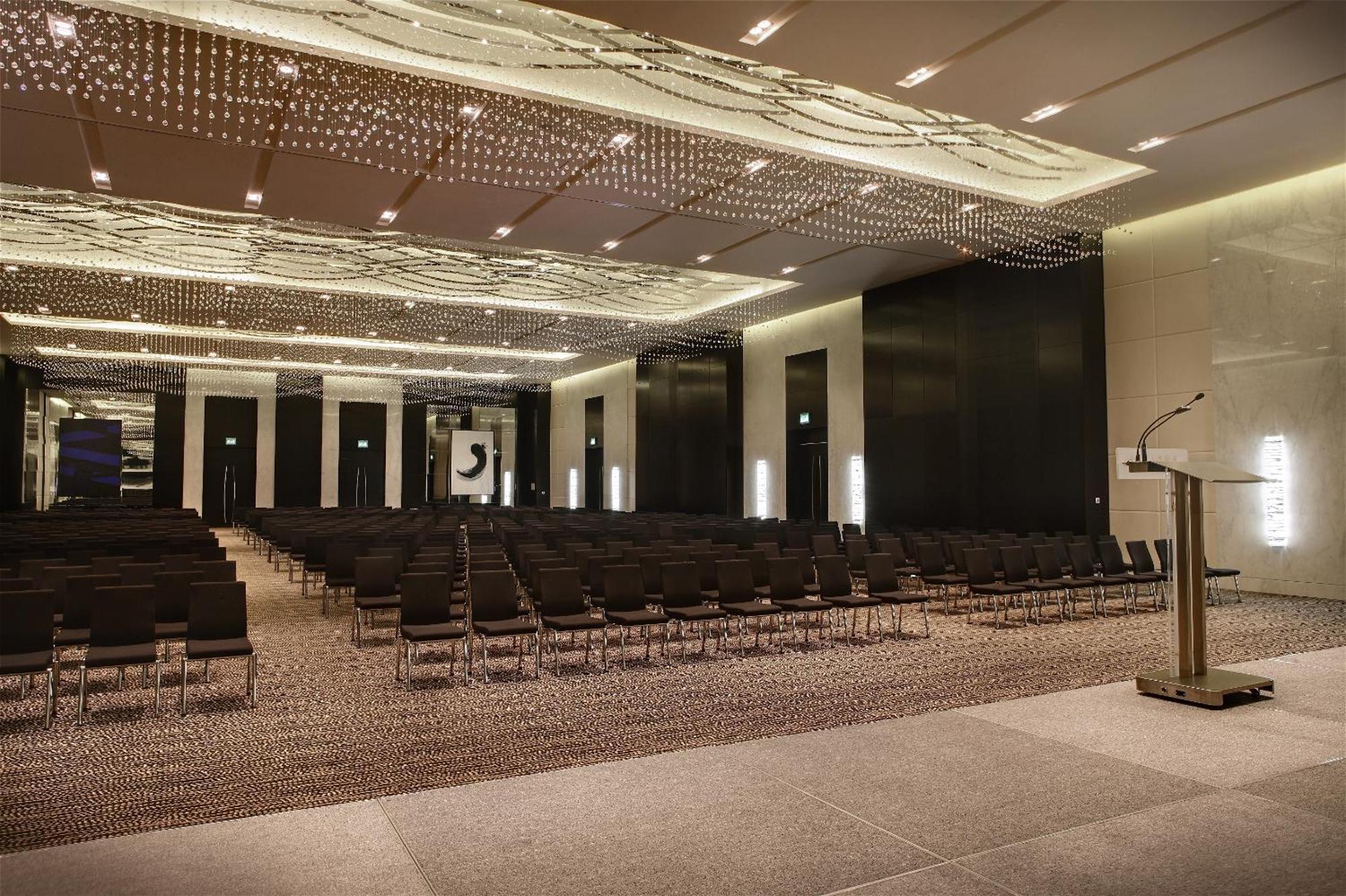 Sofitel Abu Dhabi Corniche Hotel Exterior photo The ballroom